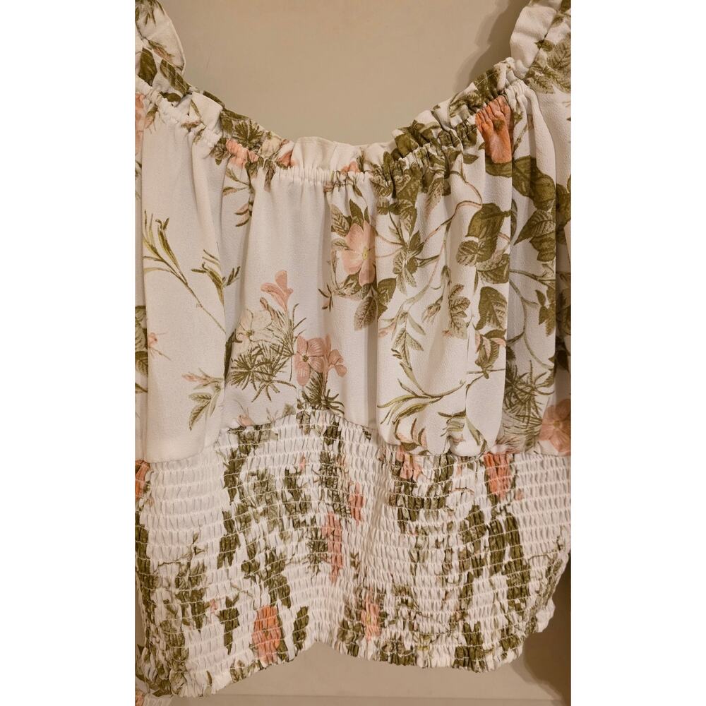 Nwt square neck smocked floral top - Picture 4 of 7